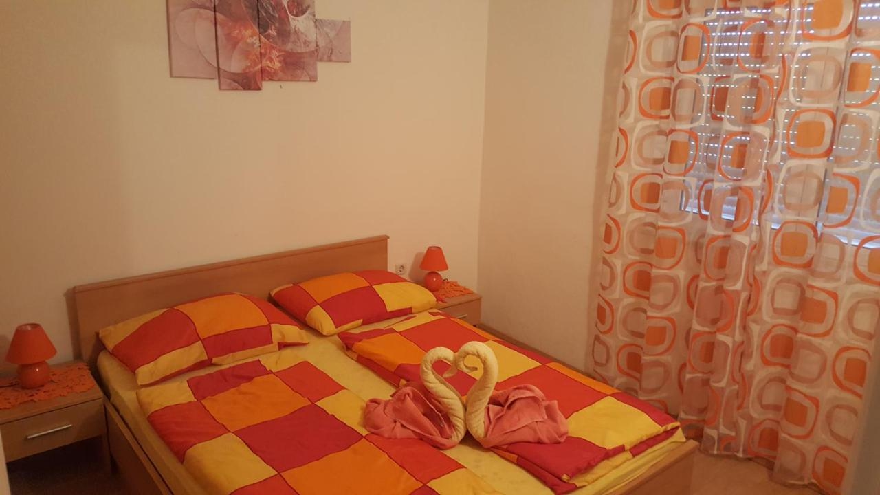 Apartments Jannine Биоград на Мору Екстериор снимка