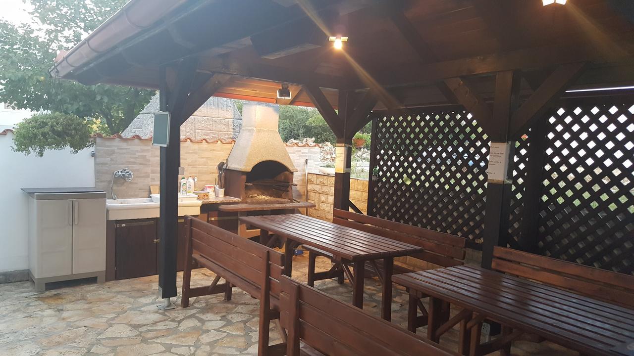 Apartments Jannine Биоград на Мору Екстериор снимка