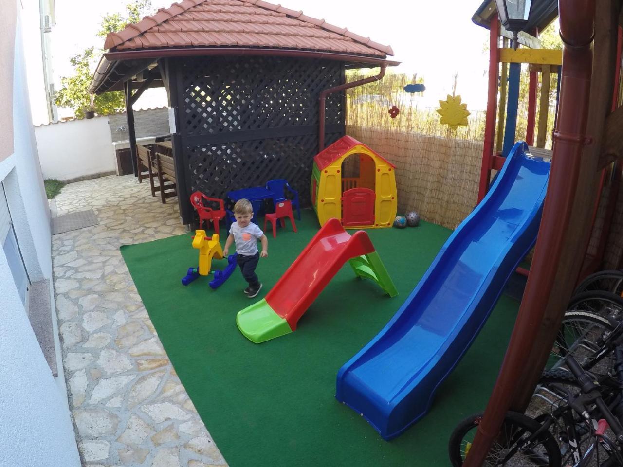 Apartments Jannine Биоград на Мору Екстериор снимка