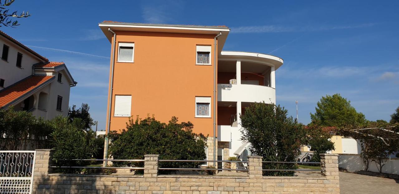 Apartments Jannine Биоград на Мору Екстериор снимка